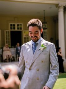 João Silva mostra novos registros de casamento da irmã