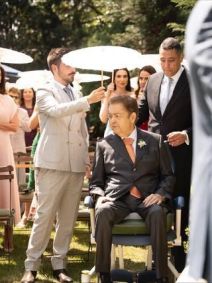 João Silva mostra novos registros de casamento da irmã