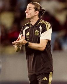 Filipe Luís publicou mensagem de despedida após saída do Flamengo