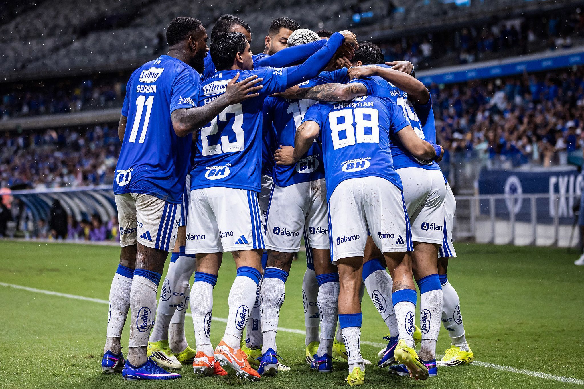Cruzeiro tem quase 'um time' de jogadores que nunca disputaram um clássico; veja
