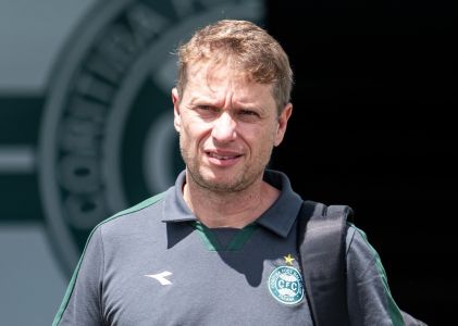 Fernando Seabra é o técnico do Coritiba após experiências em Cruzeiro e RB Bragantino
