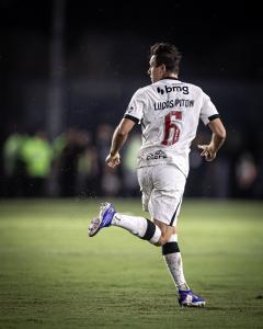 Lucas Piton, lateral-esquerdo do Vasco