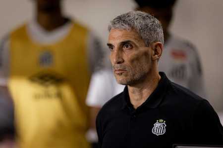 Juan Pablo Vojvoda foi desligado do Santos