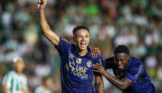 Viery marcou seu primeiro gol pelo Grêmio contra o Juventude