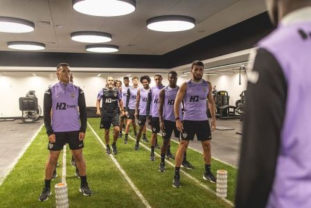 Time do Atlético em treino interno na Cidade do Galo