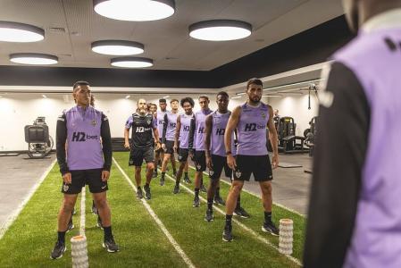 Time do Atlético em treino interno na Cidade do Galo