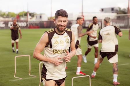 Jorginho em atividade pelo Flamengo: camisa 21 terá sequência como titular