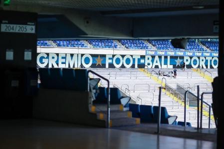 Pintura da arquibancada norte da Arena do Gremio