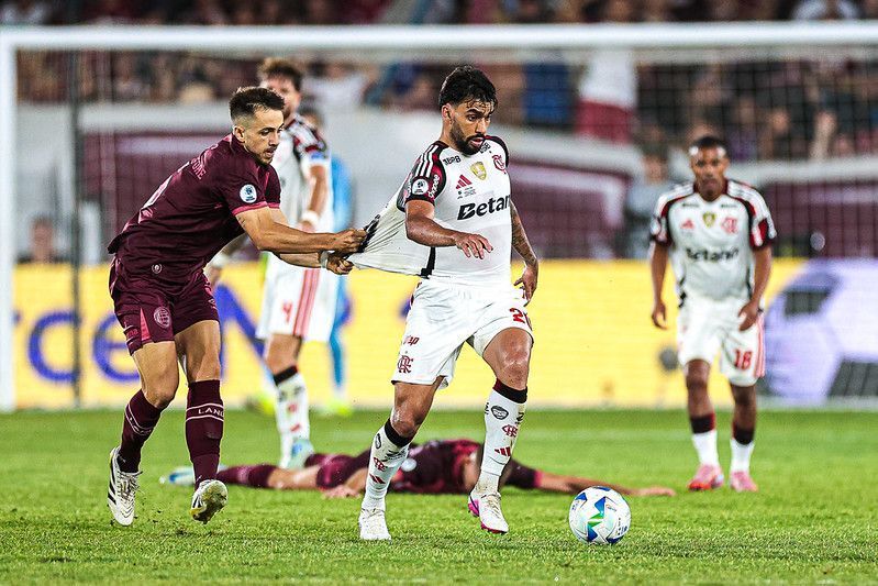 Pressionado, Flamengo recebe o Lanús pela virada na Recopa Sul-Americana