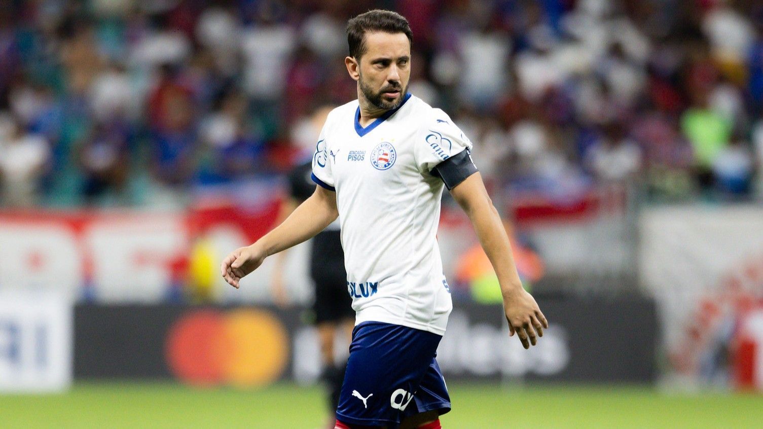Everton Ribeiro assume erro e explica pênalti perdido em eliminação do Bahia