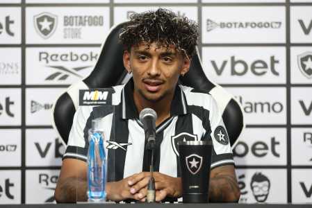 Cristian Medina é anunciado como jogador do Botafogo