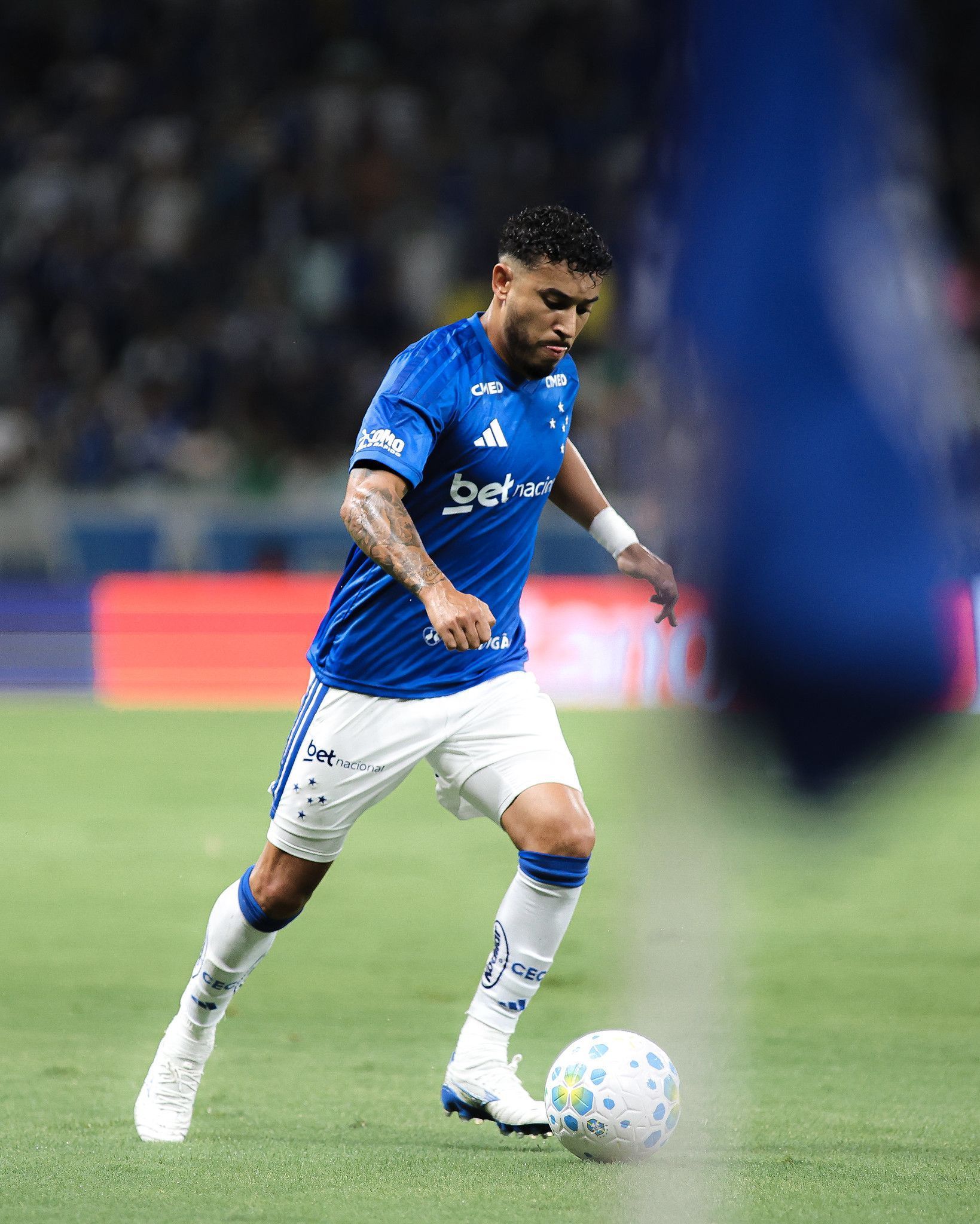 Titular é expulso e Cruzeiro leva gol em seguida do Corinthians no Brasileiro