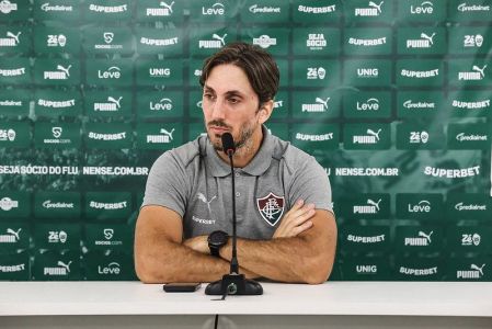 Zubeldía disparou contra a sequência de jogos em grama sintética