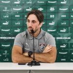 Zubeldía reclama de sequência de jogos do Fluminense em grama sintético