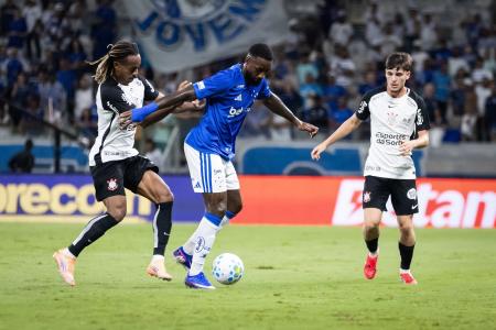 Cruzeiro e Corinthians empataram no Mineirão em 1 a 1