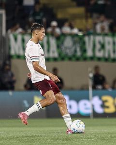 Bernal deve desfalcar o Fluminense por pelo menos 30 dias