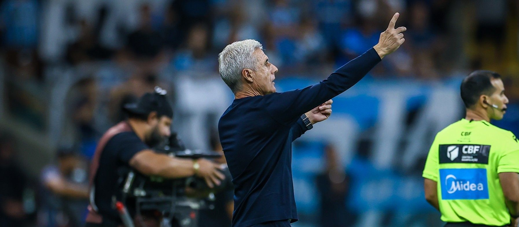Luís Castro vê superioridade do Grêmio contra Atlético e exalta nível do Brasileirão