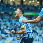 Marlon explica como marcou golaço para o Grêmio contra o Atlético pelo Brasileiro