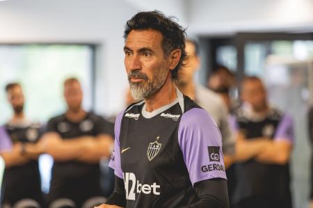Eduardo Domínguez enfrentará o Cruzeiro pela primeira vez pelo Atlético