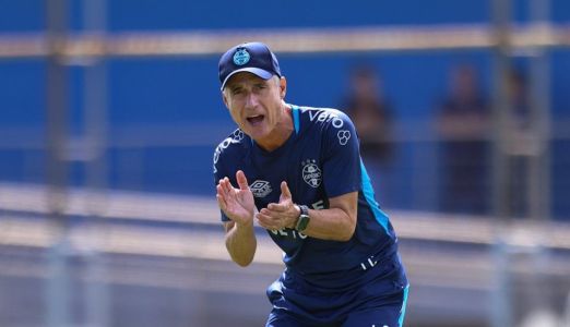 Luís Castro treina o Grêmio para o GreNal 450