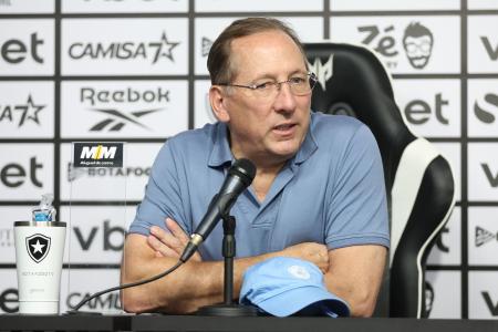 Botafogo de John Textor sofre transferban da Fifa
