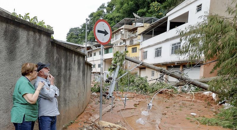 Lula visita Juiz de Fora e diz que 'todos que perderam casa vão receber uma casa’