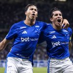 Kaio Jorge marca no fim, Cruzeiro vence Pouso Alegre e avança à final do Mineiro