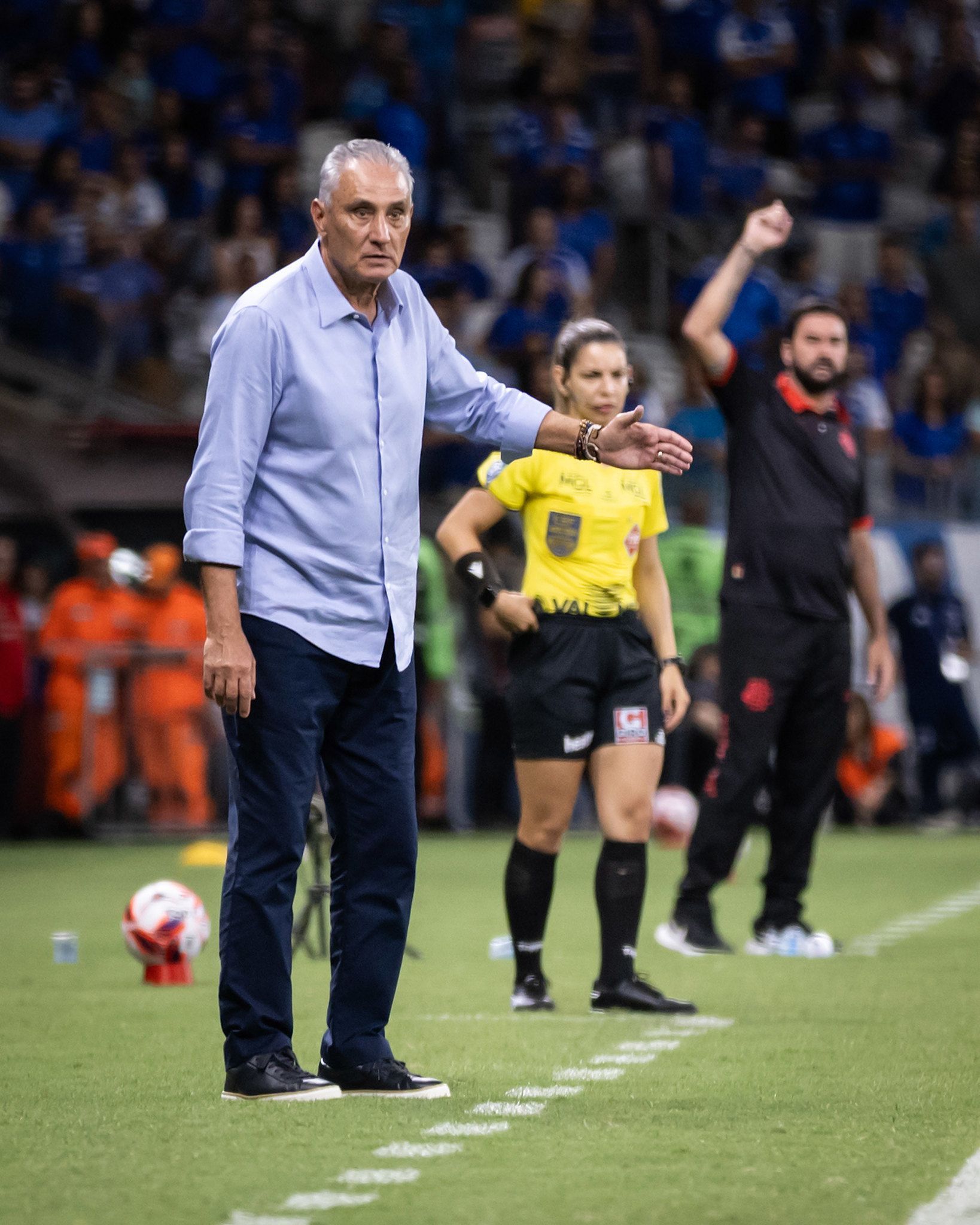 Com longa sequência invicta no Cruzeiro, Tite tenta superar desconfiança da torcida