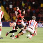 Em jogo maluco, Sport e Náutico empatam na ida da final do Pernambucano