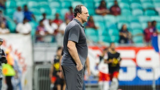 Técnico Rogério Ceni, do Bahia, durante jogo contra a Juazeirense, pelo Campeonato Baiano