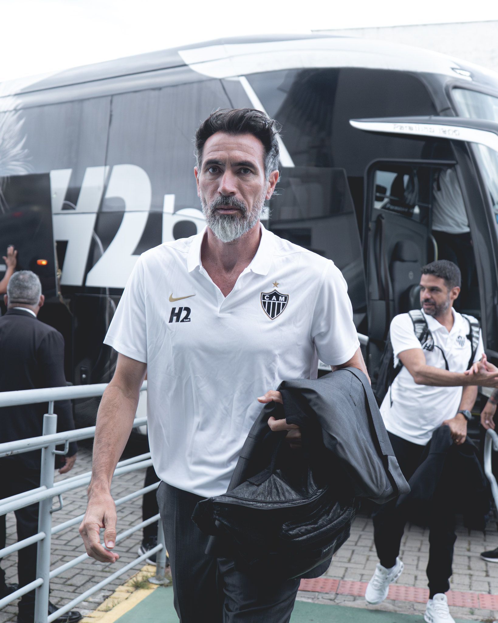 Domínguez defende jogadores criticados no Atlético: 'Mesmos objetivos, um novo caminho'
