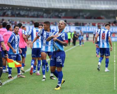 Time do Paysandu celebra gol diante do Remo, neste domingo (1º), em jogo da final do Campeonato Paraense