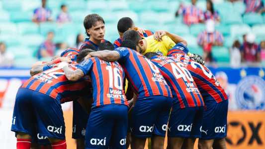Jogadores do Bahia reunidos antes de jogo do Campeonato Baiano