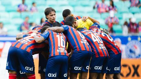 Jogadores do Bahia reunidos antes de jogo do Campeonato Baiano