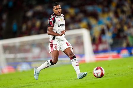 Alex Sandro falou sobre os protestos da torcida do Flamengo
