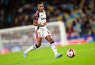 De volta após dois meses, Alex Sandro se declara ao Flamengo: ‘Orgulhoso’
