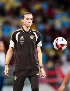 Filipe Luís durante entrevista coletiva do Flamengo