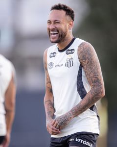 Neymar durante treino do Santos no CT Rei Pelé