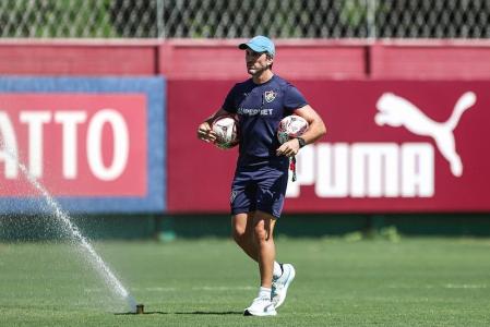 Zubeldía não contará com Bernal na final do Carioca