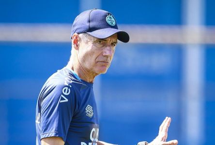 Luís Castro treina o Grêmio para final do Gauchão