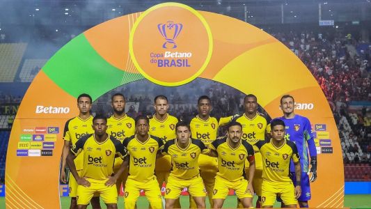 Jogadores do Sport posam para foto antes de jogo da Copa do Brasil