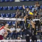 Praia Clube leva 'susto', mas vence Barueri no tie break pela Superliga Feminina