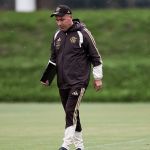 Torcida do Cruzeiro imprime notas falsas para provocar Jardim: '100% ingênuo'