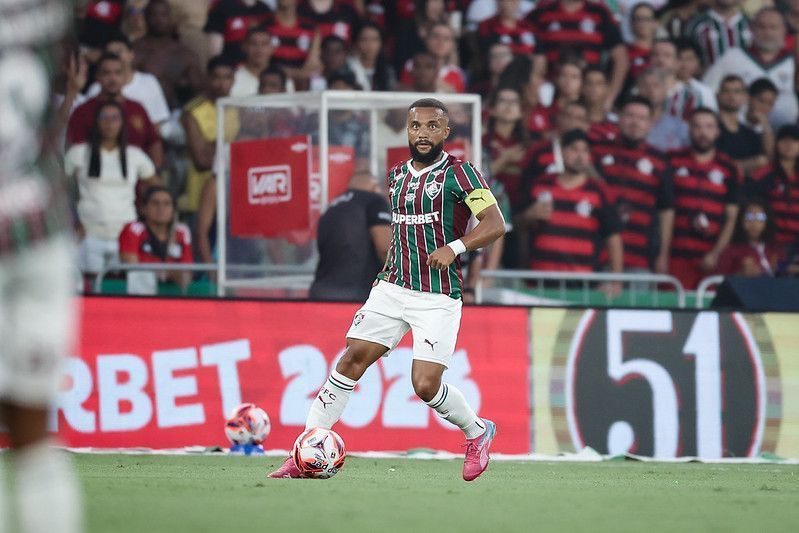 Lateral do Fluminense lamenta derrota na final, mas dá recado para o torcedor