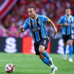 Grêmio comunica lesão de Arthur; veja prazo de retorno do capitão aos gramados