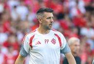 No Z4, Internacional anuncia a demissão do técnico Paulo Pezzolano