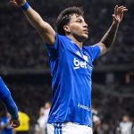 Kaio Jorge decide, Cruzeiro bate Atlético e é campeão mineiro em jogo com pancadaria