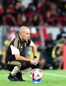 Leonardo Jardim, do Flamengo, durante jogo contra o Fluminense