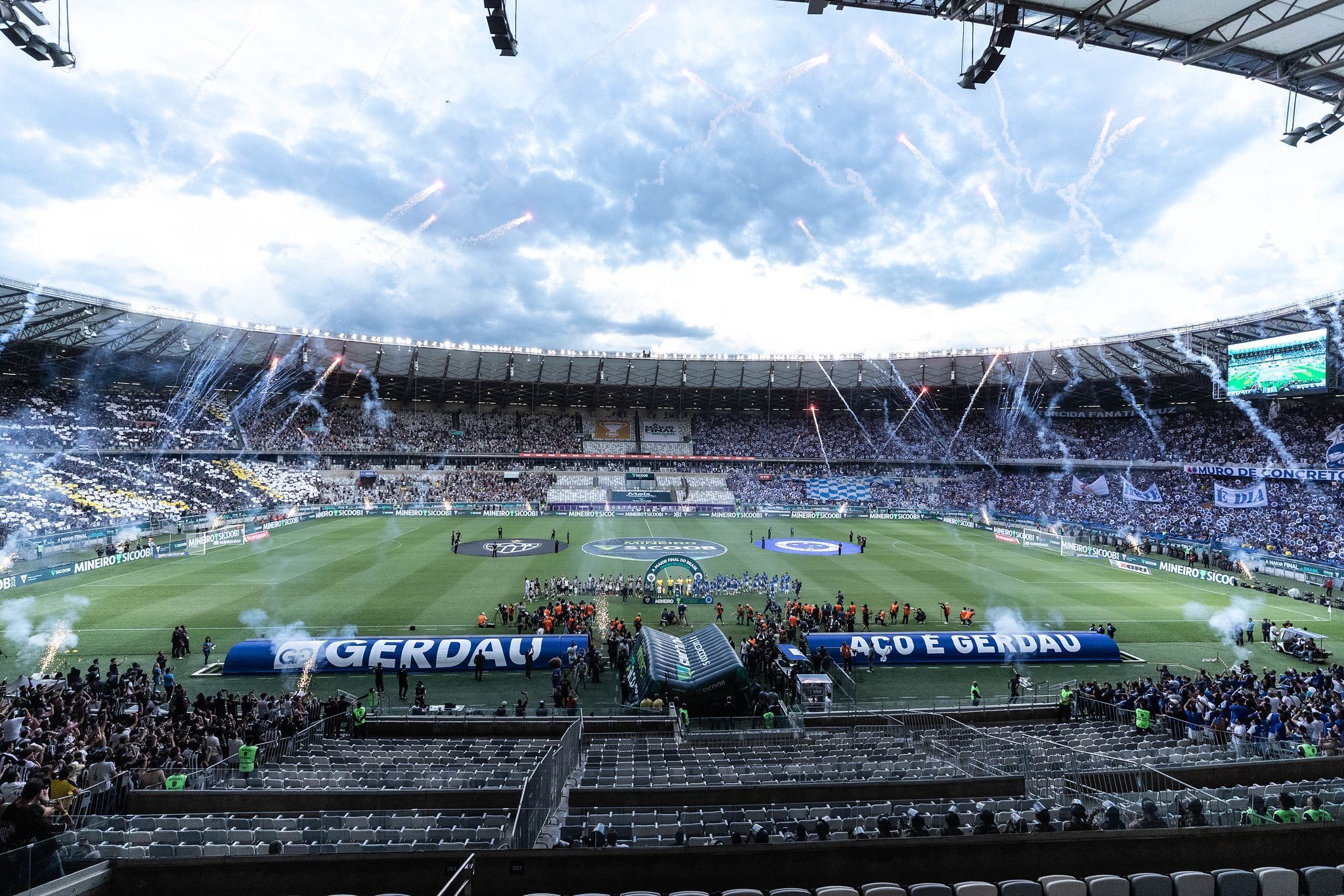 Cruzeiro x Atlético: Mineirão aguarda para decisão sobre evento no estádio