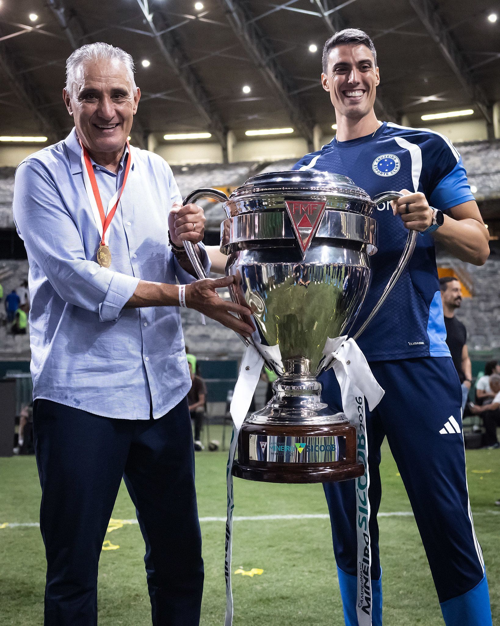 Tite alcança marca icônica de Telê Santana com título mineiro pelo Cruzeiro